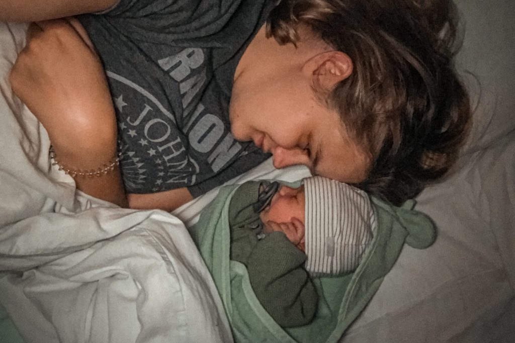 tips voor een newborn mama slapen wanneer baby slaapt